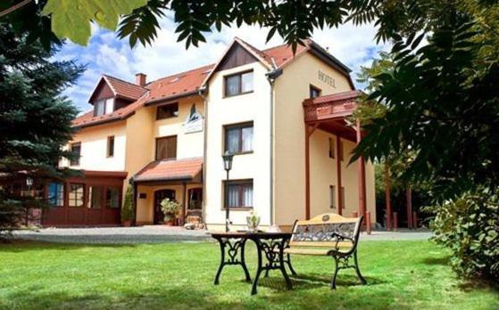 Garni-Hotel Kranich Potsdam Exterior photo